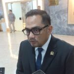 Ketua Komisi II DPR Menilai Seharusnya Warga Tak Perlu Lagi Bawa KTP Fisik