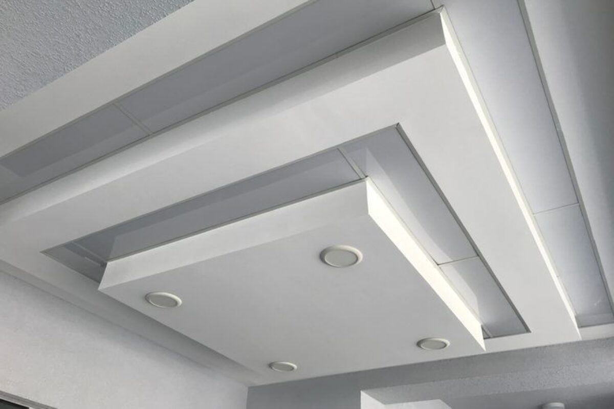 Panduan Memasang Wallpaper di Plafon Rumah, Wajib Tahu!