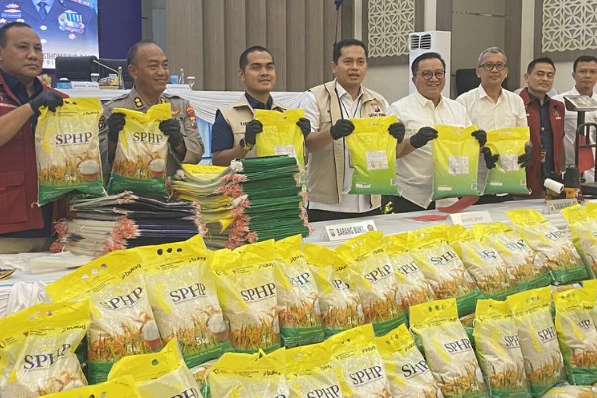 Ciri Beras SPHP Asli vs Palsu, Belajar dari Kasus Beras Oplosan di Jawa Timur