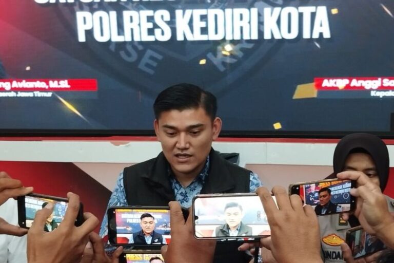 Viral Video Pemuda Bopong dan Banting Anak di Kediri, Polisi: Pelaku Terindikasi ODGJ
