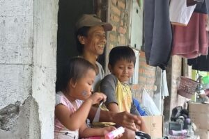 Akhir Bahagia Azizah Bocah Viral Perawat Ayah, Bisa Sekolah dan Dapat BPJS