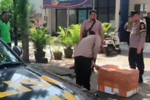 Geger Kotak Mencurigakan di Jalan Pahlawan Tulungagung, Ternyata Berisi 120 Paket Daging Grill