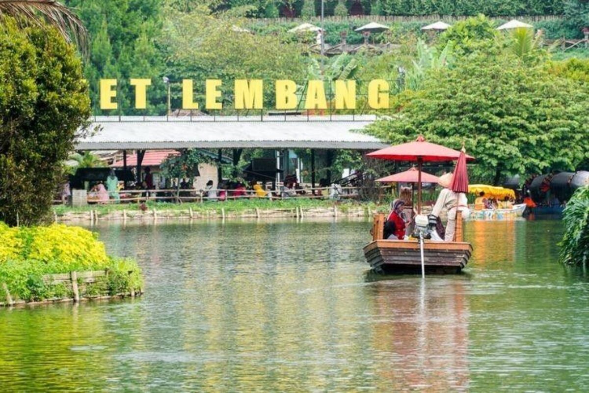 Liburan ke Floating Market Lembang, Nikmati Kuliner Unik dengan Transaksi Lebih Mudah