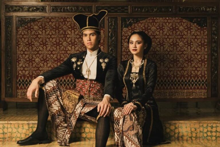 9 Gaya Prewedding Syifa Hadju–El Rumi, Elegan dalam Nuansa Royal Jawa