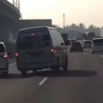 Viral Insiden Tol Padaleunyi: Sopir Travel Diduga Lakukan Manuver Berbahaya Pepet Sienta