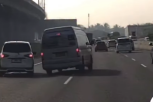 Belajar dari Kasus Sopir Travel Ugal-ugalan, Pentingnya Menjaga Emosi Saat Berkendara