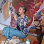 Kisah Titi Permata Menata Hidup: Merawat Anak, Menarikan Canthing, dan Memutar Kemudi Kapal