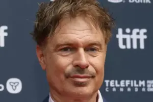 Aktor Era 90-an Patrick Muldoon Meninggal Dunia, Diduga Serangan Jantung