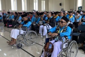 Jemaah Haji Embarkasi Surabaya Tiba di Asrama, Pengguna Kursi Roda Berkurang