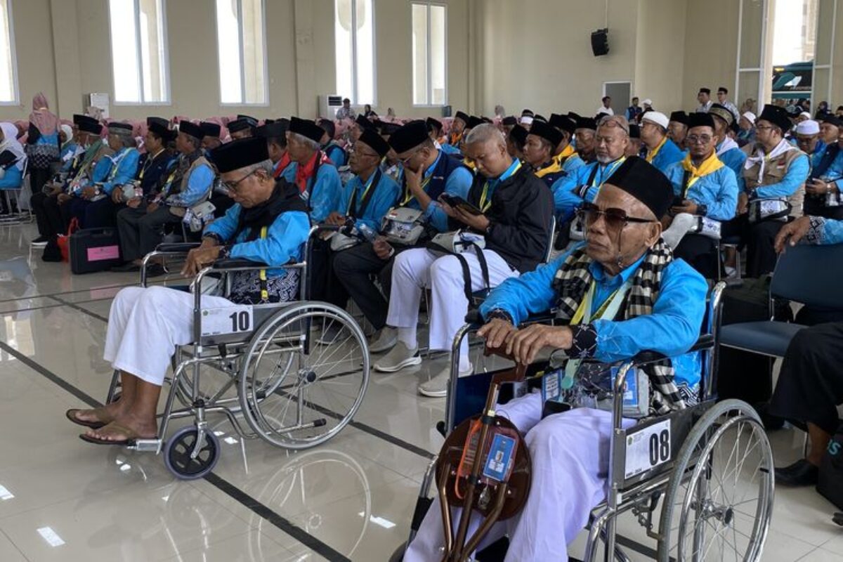 Jemaah Haji Embarkasi Surabaya Tiba di Asrama, Pengguna Kursi Roda Berkurang