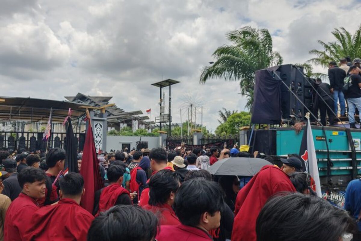 Demo 21 April di Samarinda, Anggaran Mobil Dinas dan Rumah Jabatan Gubernur Kaltim Disorot
