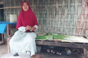 Perjuangan Hapsah, Ibu Tunggal 62 Tahun yang Sukses Sekolahkan 4 Anaknya