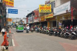 Parkir di Sisi Kanan Jalan Suryakencana Bogor Dipertimbangkan Permanen, Ini Alasannya