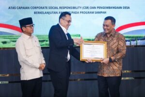 Program Desa Mandiri Sampah Antarkan Gubernur Luthfi Raih Penghargaan CSR dan PDB Awards 2026