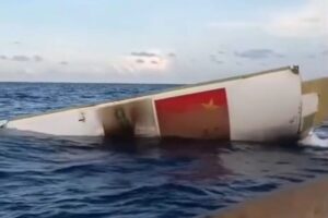Viral Temuan Diduga Puing Pesawat di Anambas, Ada Lambang Bendera China