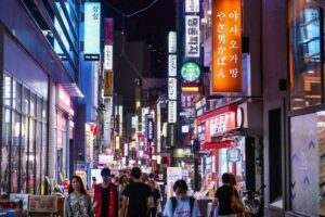 Lebih dari Sekadar Transaksi, Ini Cashback Istimewa Saat Wisata Belanja di Luar Negeri