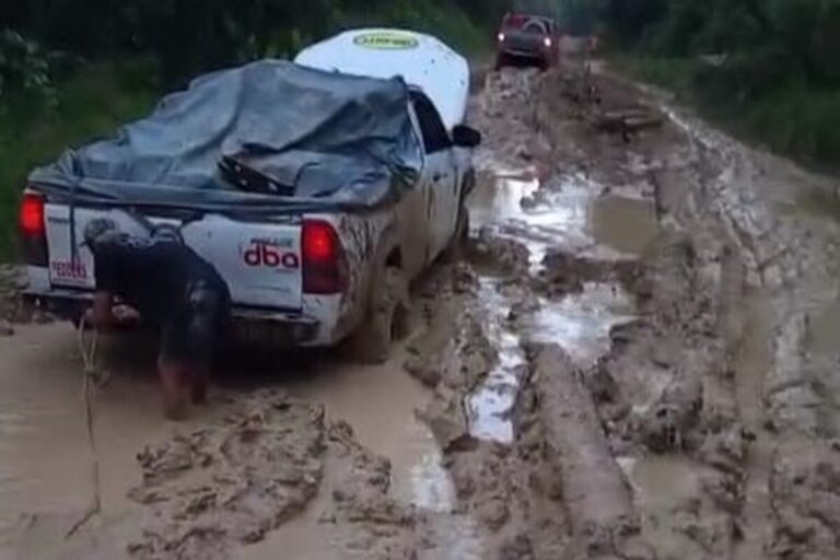 “Orang Kota Ribut Kenaikan Harga Barang, Kami di Perbatasan RI–Malaysia Memilih Diam Menelan Kekecewaan”