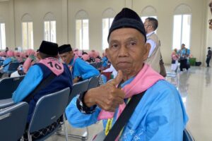 Cerita Dedi, Pensiunan Guru Nyambi Tukang Las hingga Kuli Bangunan Naik Haji di Usia 71 Tahun