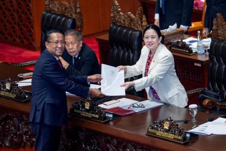 Puan Pimpin Rapat Paripurna DPR RI Ke-17, Sahkan RUU PSDK dan PPRT Jadi UU