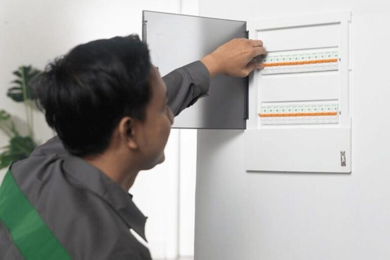 Momentum Hari Kartini, Saatnya Ibu Kenali Proteksi Listrik di Rumah