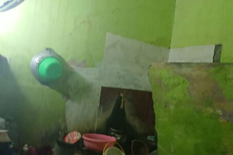 Kronologi Wanita Paruh Baya Tewas Tertimpa Tembok Kamar Mandi di Jakut