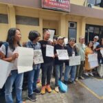 Melatih Empati di Balik Jeruji, Seniman Yogyakarta Lukis Tahanan dan Bawa Makanan ke Mapolres Bantul