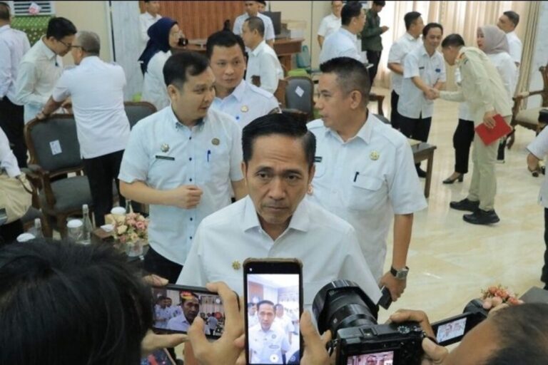 Banjir Terjang Palembang, Wali Kota: Kebiasaan Buang Sampah Sembarangan Sebabkan Drainase Tersumbat