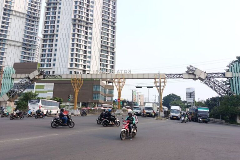 Berdiri 10 Tahun, Gapura Kota Bekasi Mulai Dibongkar