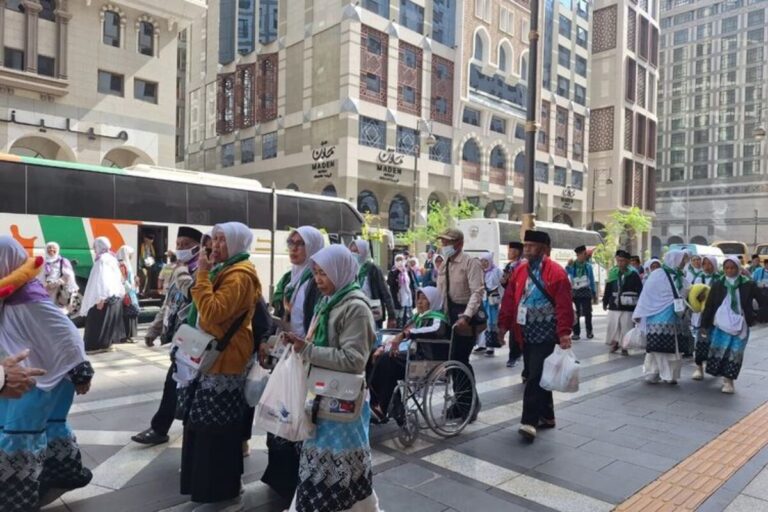 Tiga Kloter Perdana Jemaah Haji Indonesia Tiba di Madinah