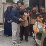 Pak Guru Aziz Akhirnya Tak Perlu Lagi Mengayuh Sepeda ke Sekolah