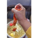 Viral Penumpang Masak Mi Instan Pakai Kompor Listrik di Kereta, KAI: Membahayakan